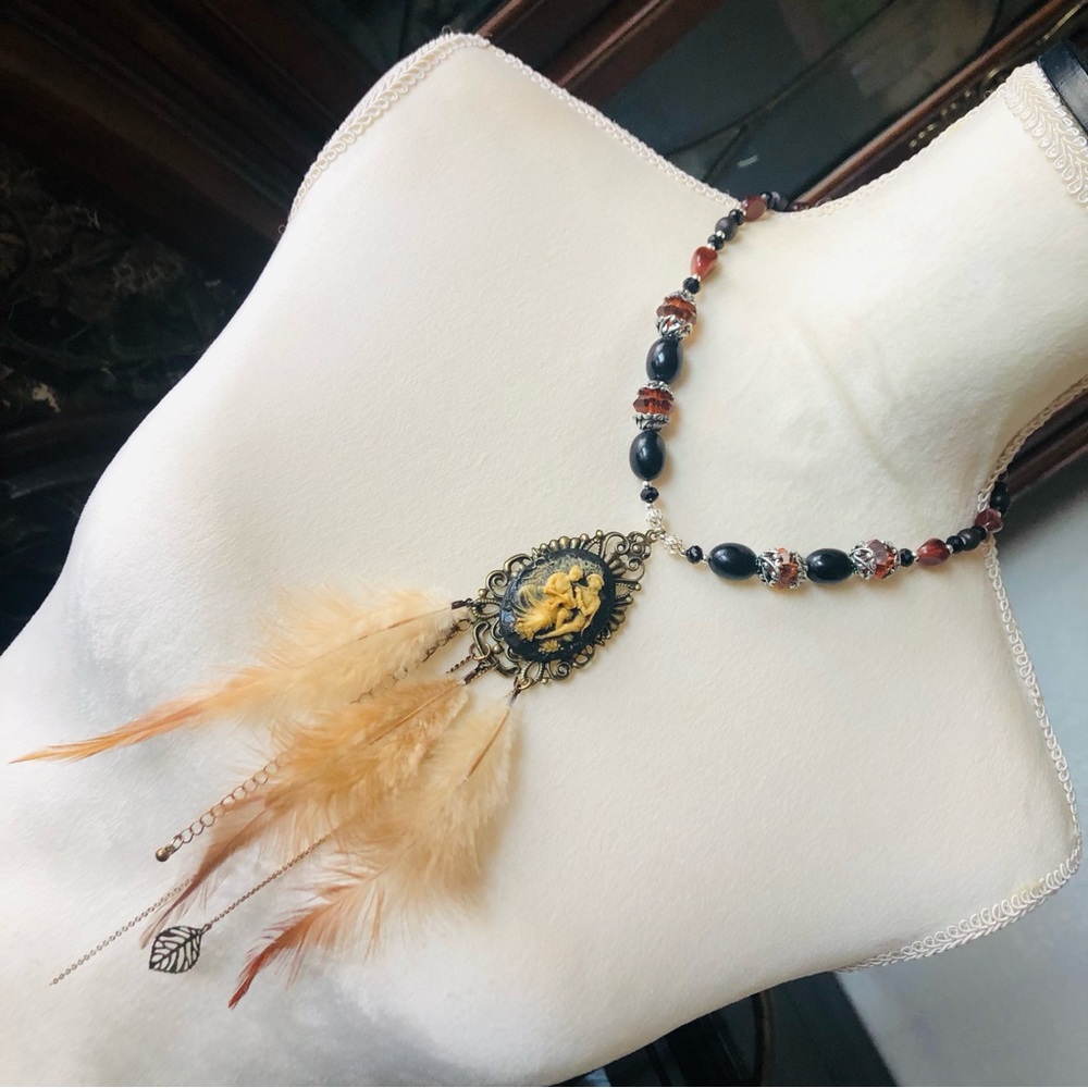 Handcrafted Victorian homestead couple cameo beaded necklace